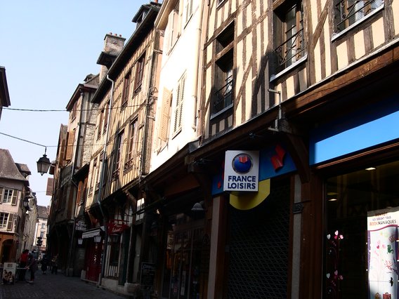  maisons à pans de bois, RUE CHAMPEAUX. 
